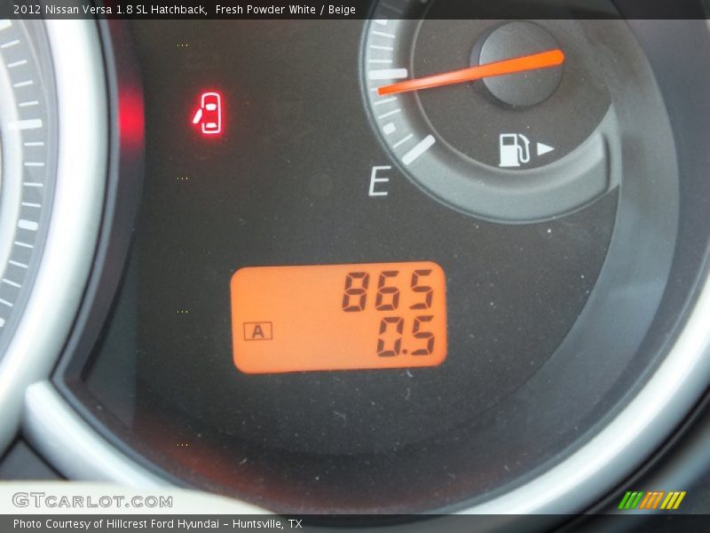 Fresh Powder White / Beige 2012 Nissan Versa 1.8 SL Hatchback