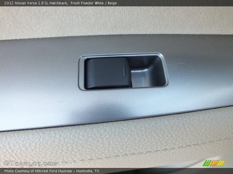 Fresh Powder White / Beige 2012 Nissan Versa 1.8 SL Hatchback