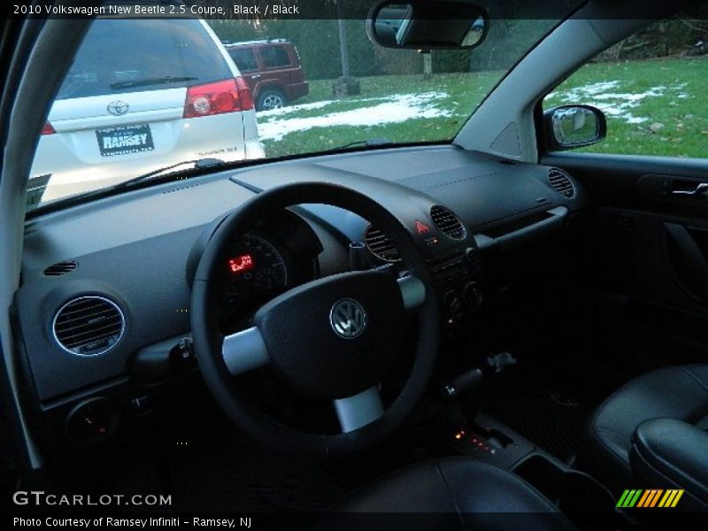 Black / Black 2010 Volkswagen New Beetle 2.5 Coupe