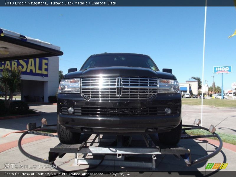 Tuxedo Black Metallic / Charcoal Black 2010 Lincoln Navigator L