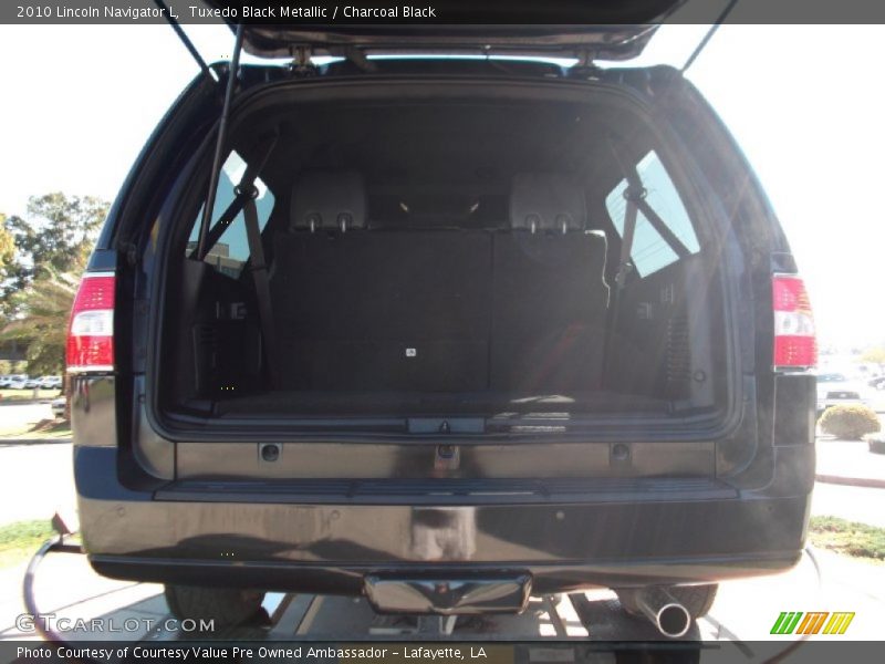 Tuxedo Black Metallic / Charcoal Black 2010 Lincoln Navigator L