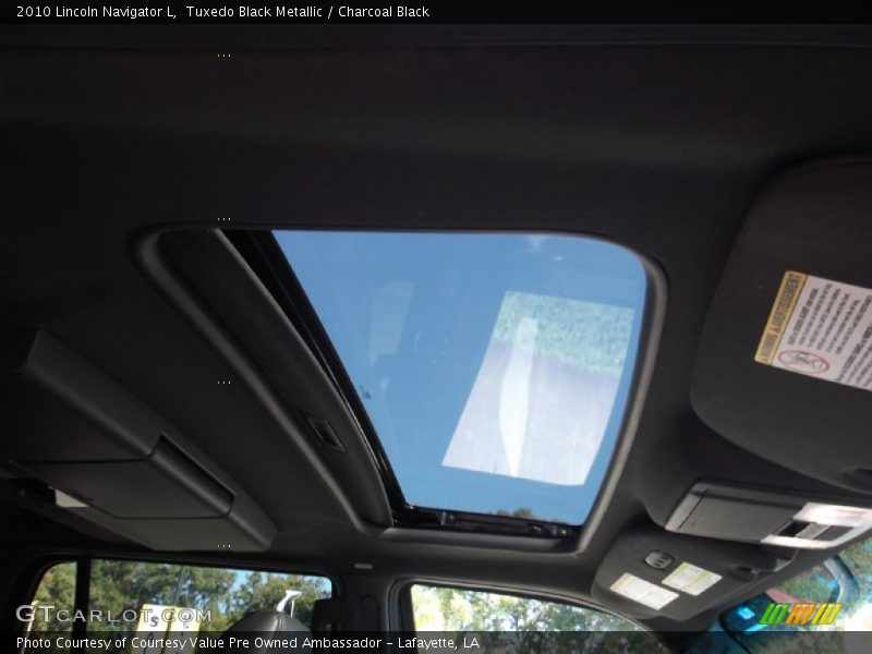 Tuxedo Black Metallic / Charcoal Black 2010 Lincoln Navigator L
