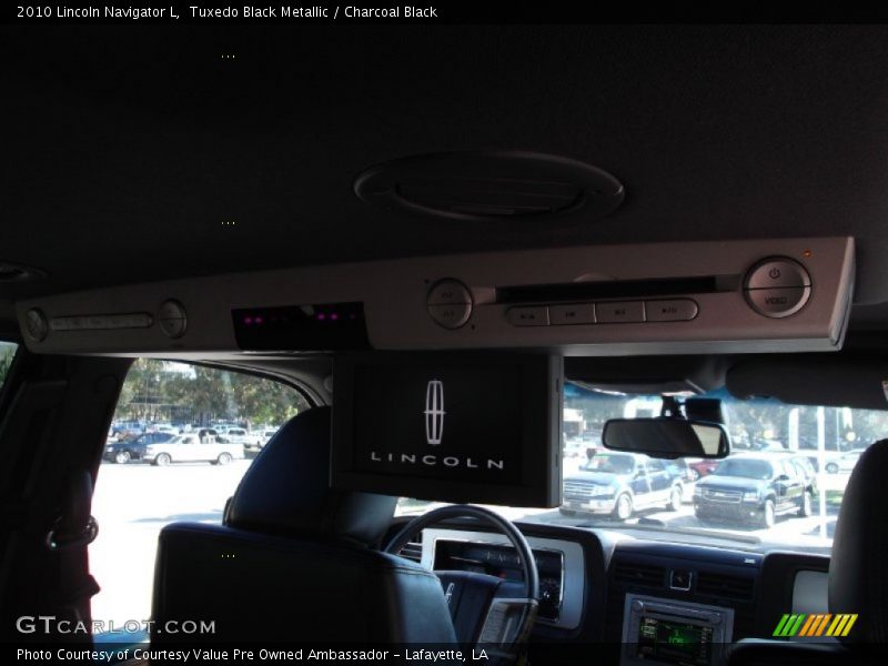 Tuxedo Black Metallic / Charcoal Black 2010 Lincoln Navigator L