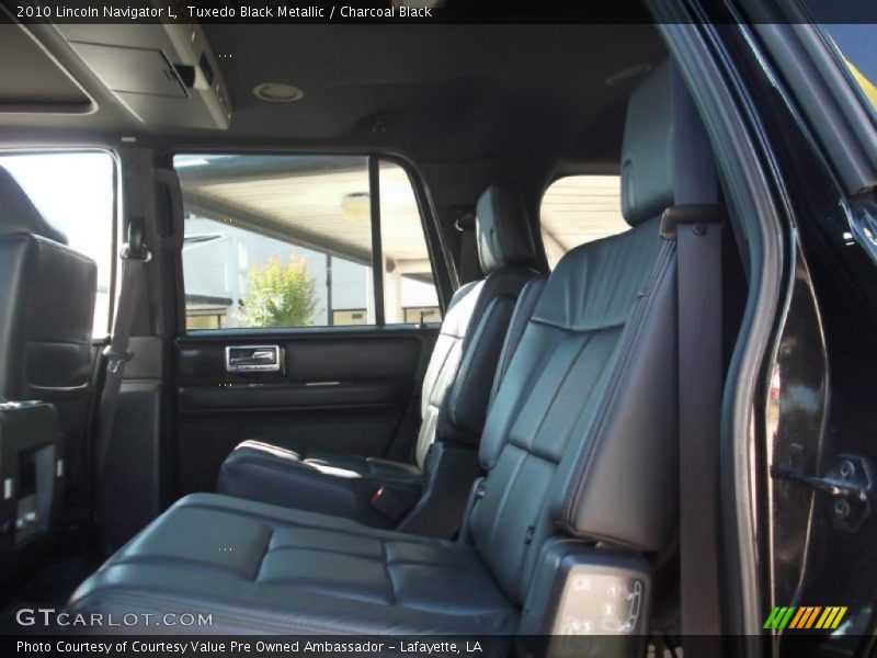 Tuxedo Black Metallic / Charcoal Black 2010 Lincoln Navigator L