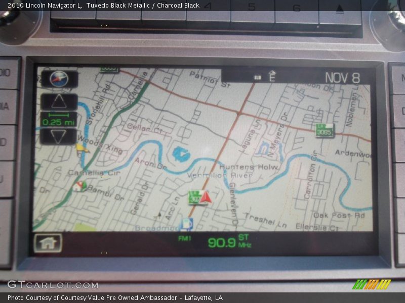 Tuxedo Black Metallic / Charcoal Black 2010 Lincoln Navigator L