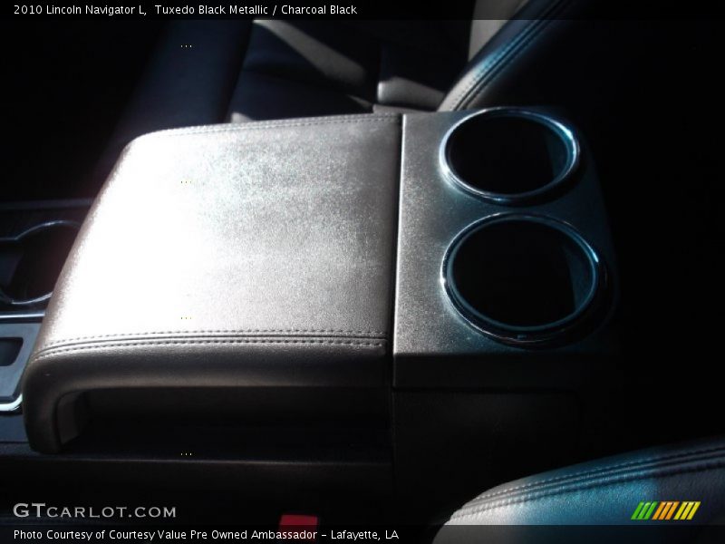 Tuxedo Black Metallic / Charcoal Black 2010 Lincoln Navigator L