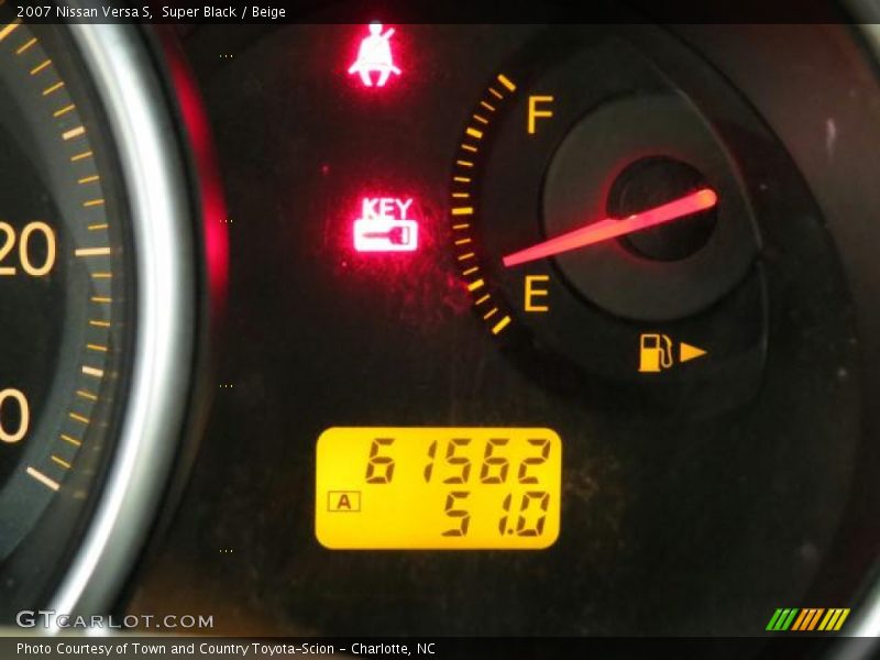 Super Black / Beige 2007 Nissan Versa S