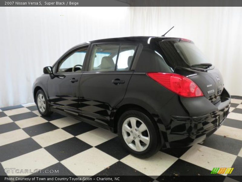 Super Black / Beige 2007 Nissan Versa S