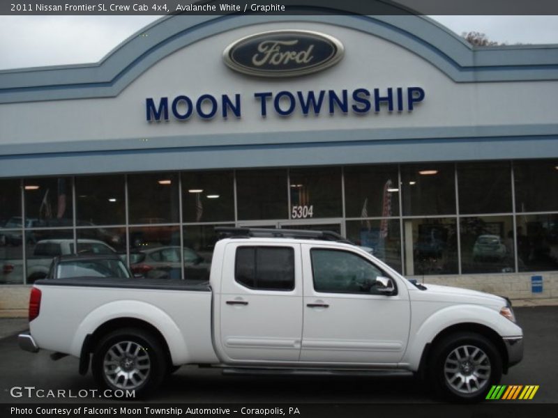 Avalanche White / Graphite 2011 Nissan Frontier SL Crew Cab 4x4