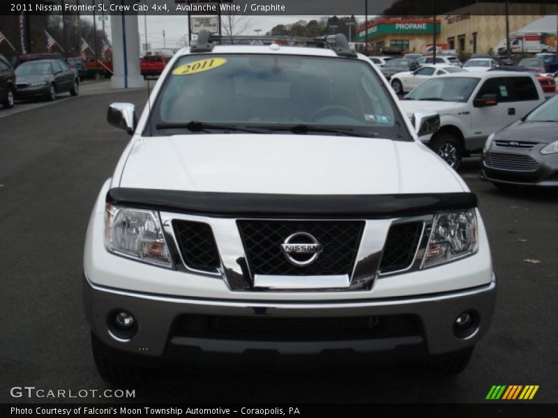 Avalanche White / Graphite 2011 Nissan Frontier SL Crew Cab 4x4