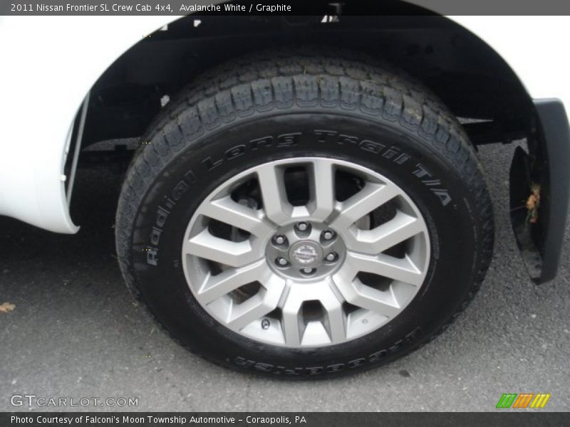 Avalanche White / Graphite 2011 Nissan Frontier SL Crew Cab 4x4