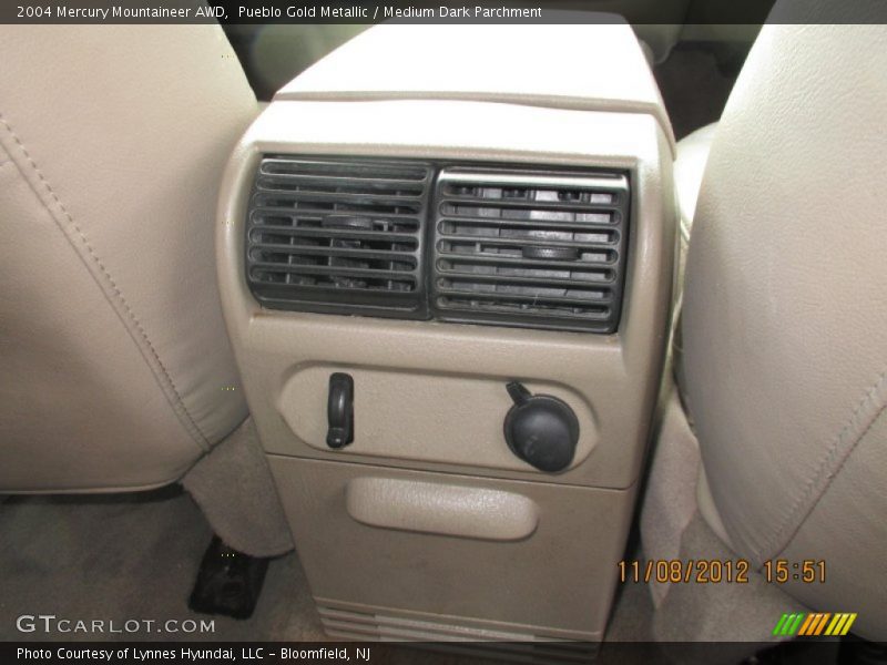 Pueblo Gold Metallic / Medium Dark Parchment 2004 Mercury Mountaineer AWD