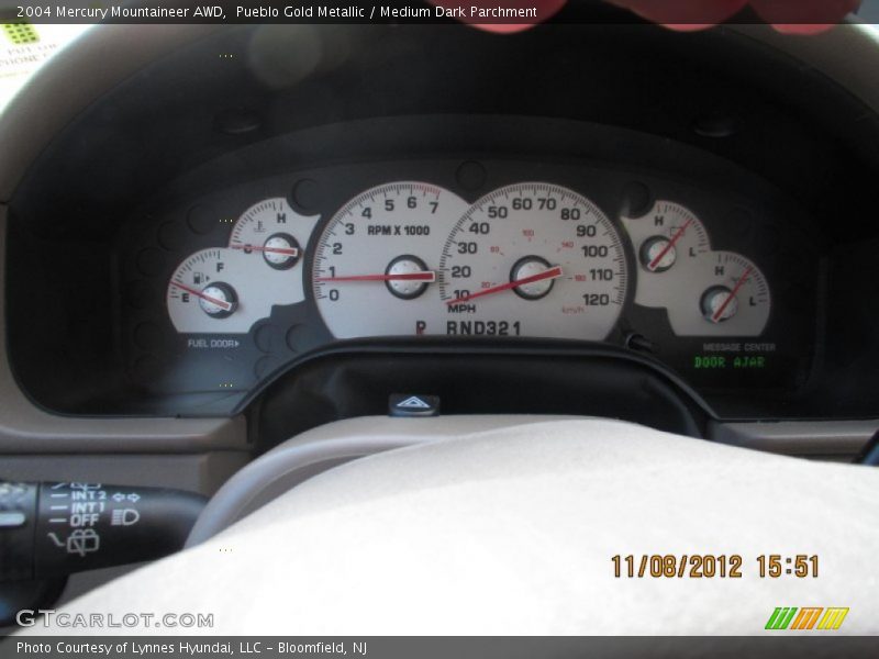 Pueblo Gold Metallic / Medium Dark Parchment 2004 Mercury Mountaineer AWD