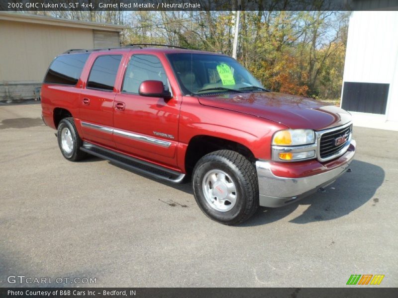 Front 3/4 View of 2002 Yukon XL SLT 4x4