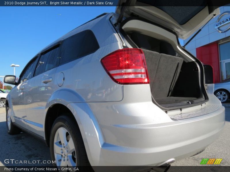 Bright Silver Metallic / Dark Slate Gray 2010 Dodge Journey SXT
