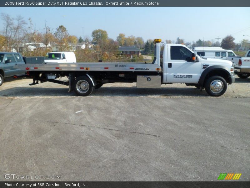 Oxford White / Medium Stone 2008 Ford F550 Super Duty XLT Regular Cab Chassis