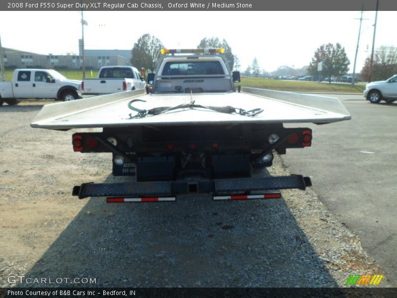 Oxford White / Medium Stone 2008 Ford F550 Super Duty XLT Regular Cab Chassis