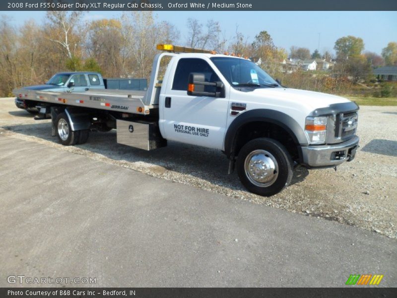 Oxford White / Medium Stone 2008 Ford F550 Super Duty XLT Regular Cab Chassis