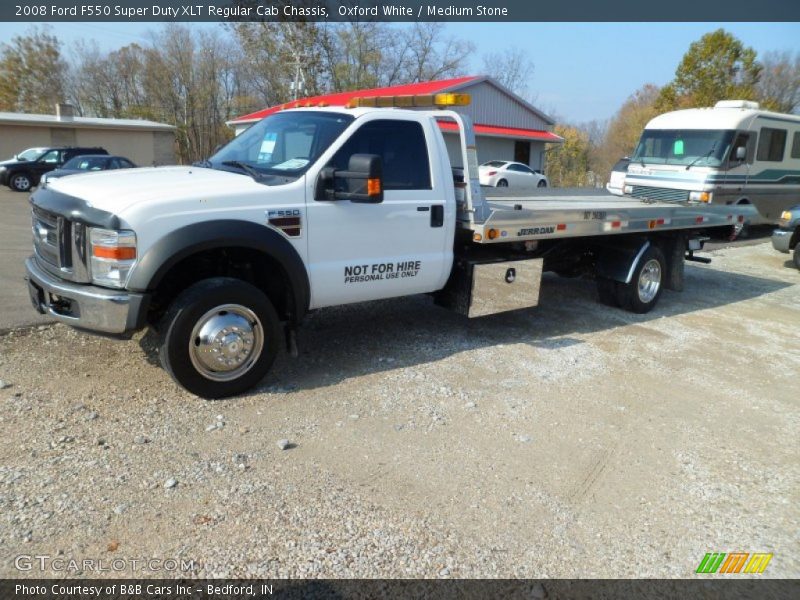 Oxford White / Medium Stone 2008 Ford F550 Super Duty XLT Regular Cab Chassis