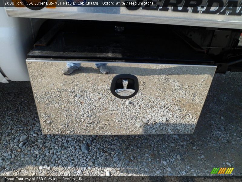 Oxford White / Medium Stone 2008 Ford F550 Super Duty XLT Regular Cab Chassis