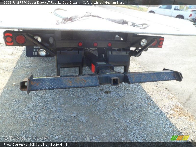 Oxford White / Medium Stone 2008 Ford F550 Super Duty XLT Regular Cab Chassis