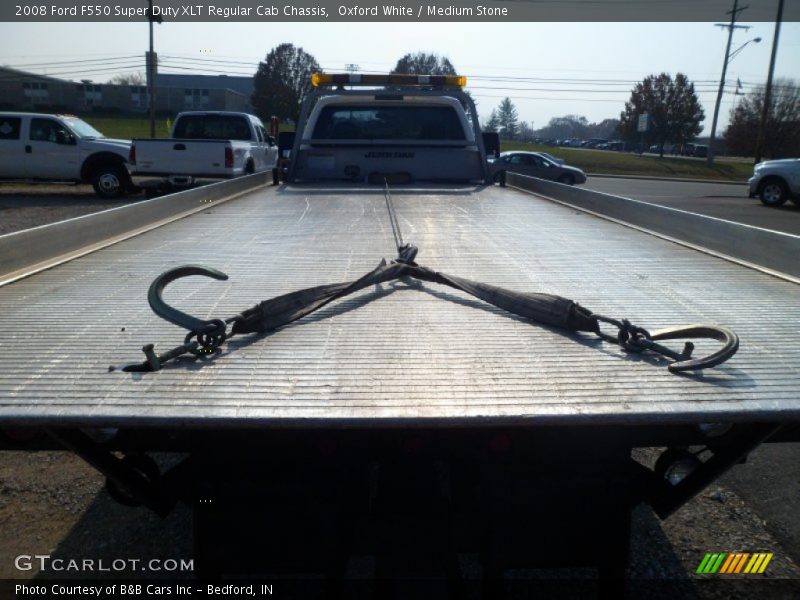 Oxford White / Medium Stone 2008 Ford F550 Super Duty XLT Regular Cab Chassis