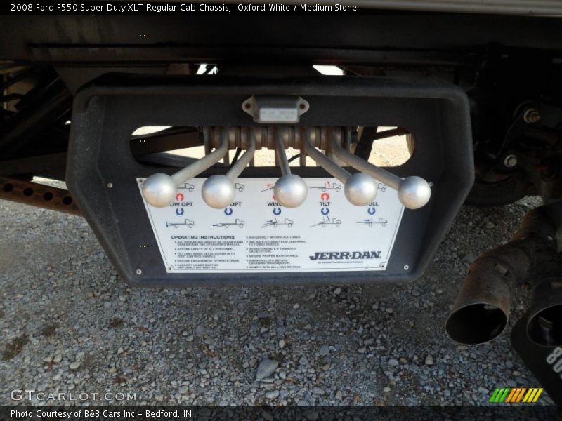 Oxford White / Medium Stone 2008 Ford F550 Super Duty XLT Regular Cab Chassis