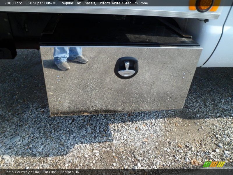 Oxford White / Medium Stone 2008 Ford F550 Super Duty XLT Regular Cab Chassis