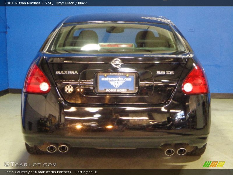 Onyx Black / Black 2004 Nissan Maxima 3.5 SE