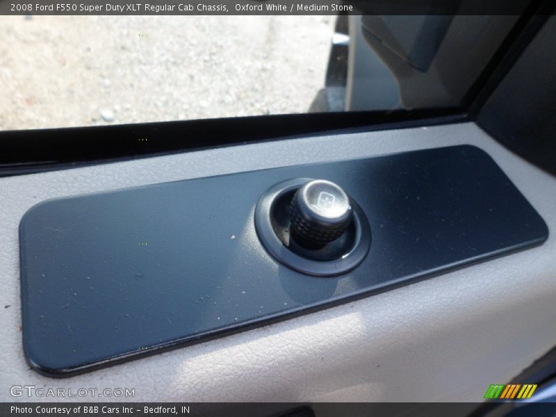 Oxford White / Medium Stone 2008 Ford F550 Super Duty XLT Regular Cab Chassis