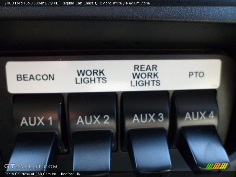 Oxford White / Medium Stone 2008 Ford F550 Super Duty XLT Regular Cab Chassis