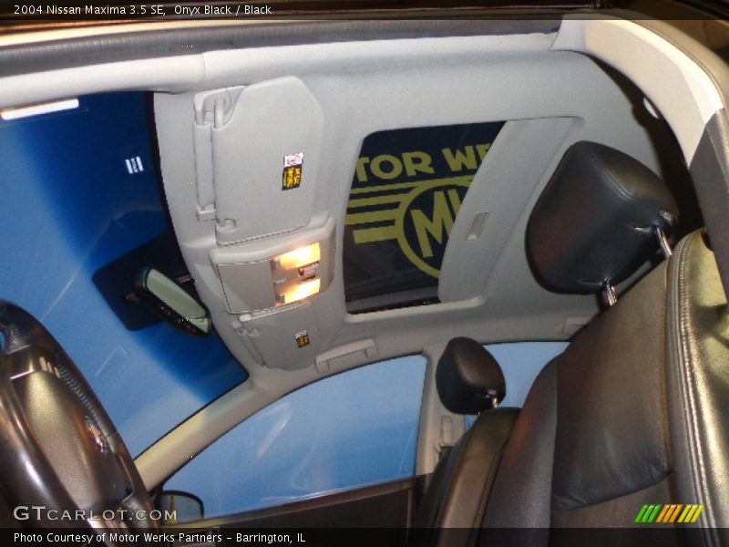 Onyx Black / Black 2004 Nissan Maxima 3.5 SE