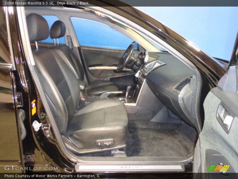 Onyx Black / Black 2004 Nissan Maxima 3.5 SE