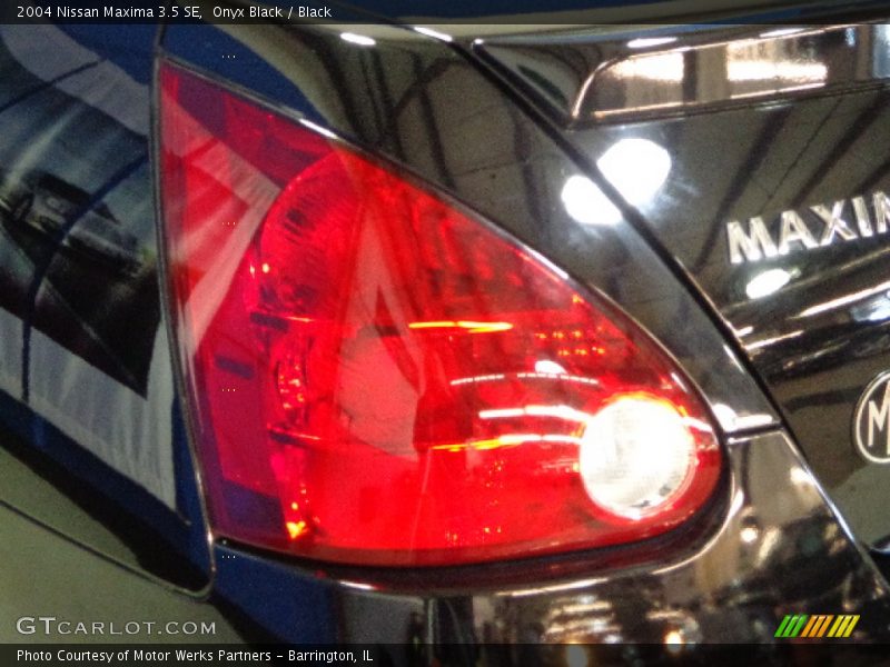 Onyx Black / Black 2004 Nissan Maxima 3.5 SE