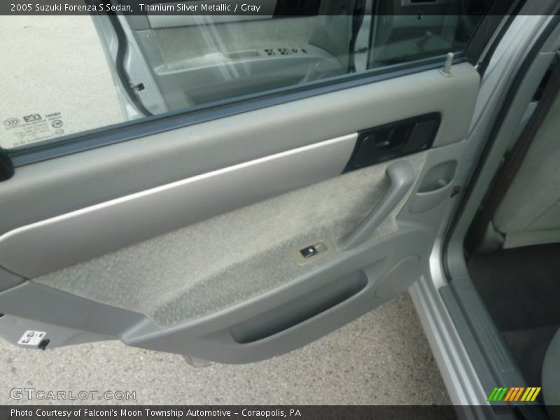Titanium Silver Metallic / Gray 2005 Suzuki Forenza S Sedan