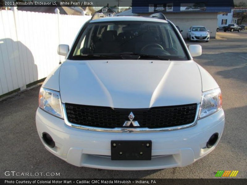 White Pearl / Black 2011 Mitsubishi Endeavor LS