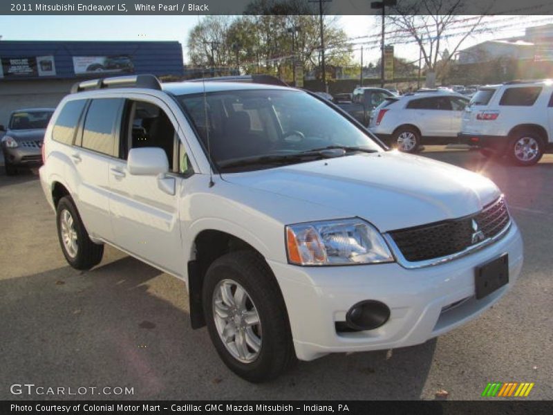 White Pearl / Black 2011 Mitsubishi Endeavor LS