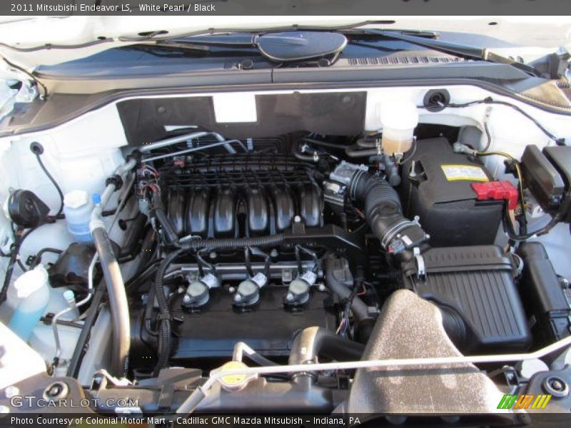 White Pearl / Black 2011 Mitsubishi Endeavor LS