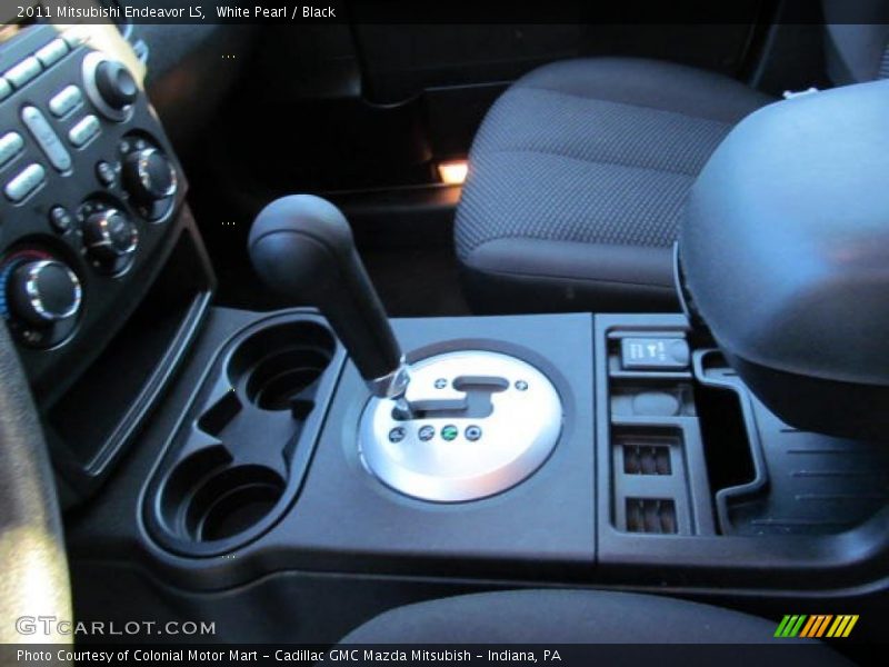 White Pearl / Black 2011 Mitsubishi Endeavor LS