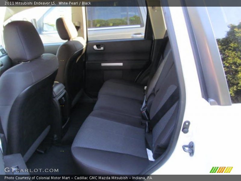 White Pearl / Black 2011 Mitsubishi Endeavor LS