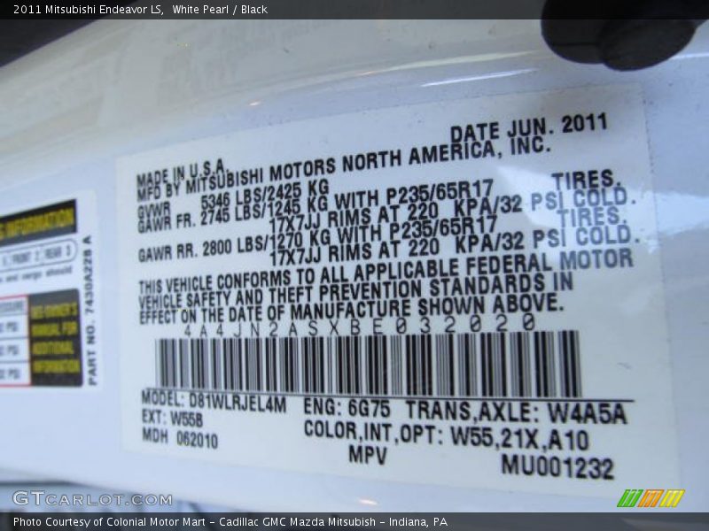 White Pearl / Black 2011 Mitsubishi Endeavor LS