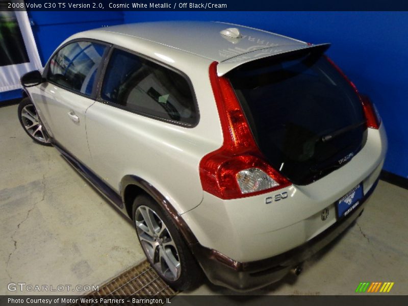 Cosmic White Metallic / Off Black/Cream 2008 Volvo C30 T5 Version 2.0
