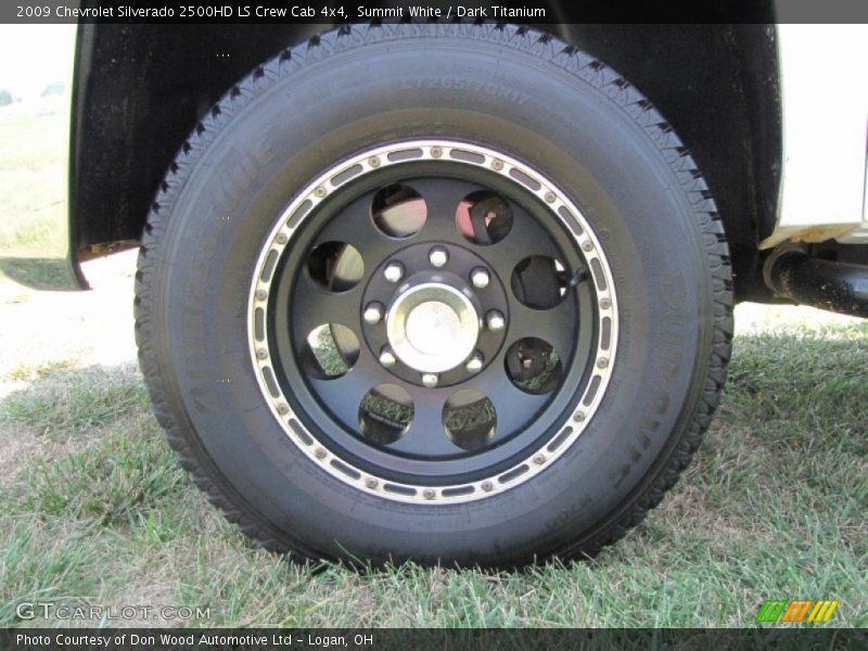 Custom Wheels of 2009 Silverado 2500HD LS Crew Cab 4x4