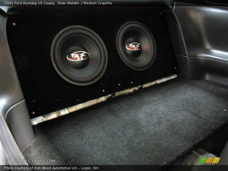 Silver Metallic / Medium Graphite 2001 Ford Mustang V6 Coupe