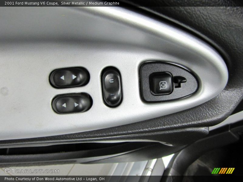 Silver Metallic / Medium Graphite 2001 Ford Mustang V6 Coupe