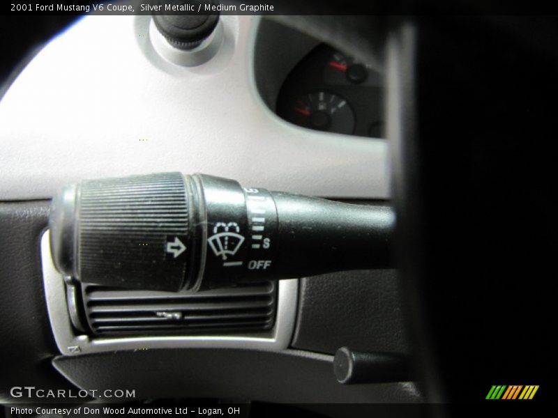Silver Metallic / Medium Graphite 2001 Ford Mustang V6 Coupe