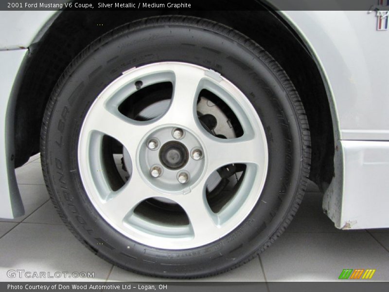 Silver Metallic / Medium Graphite 2001 Ford Mustang V6 Coupe