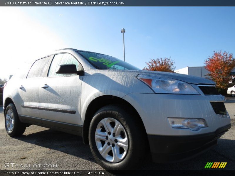 Silver Ice Metallic / Dark Gray/Light Gray 2010 Chevrolet Traverse LS