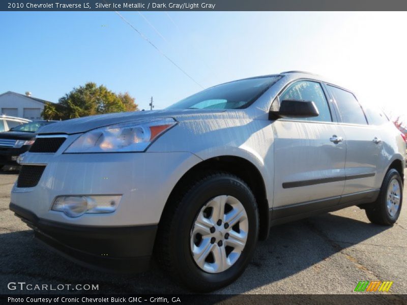 Silver Ice Metallic / Dark Gray/Light Gray 2010 Chevrolet Traverse LS