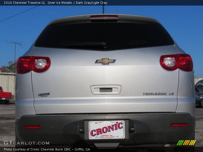 Silver Ice Metallic / Dark Gray/Light Gray 2010 Chevrolet Traverse LS